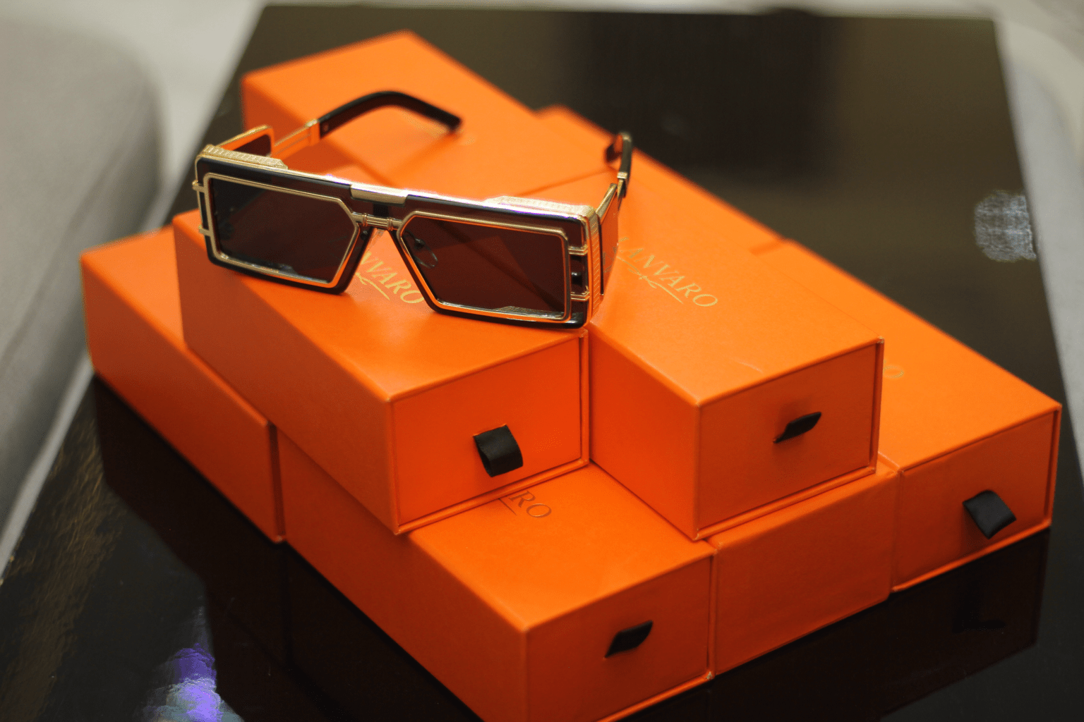 Apex Gold Edition – Premium Gold Frame Sunglasses - Lanvaro